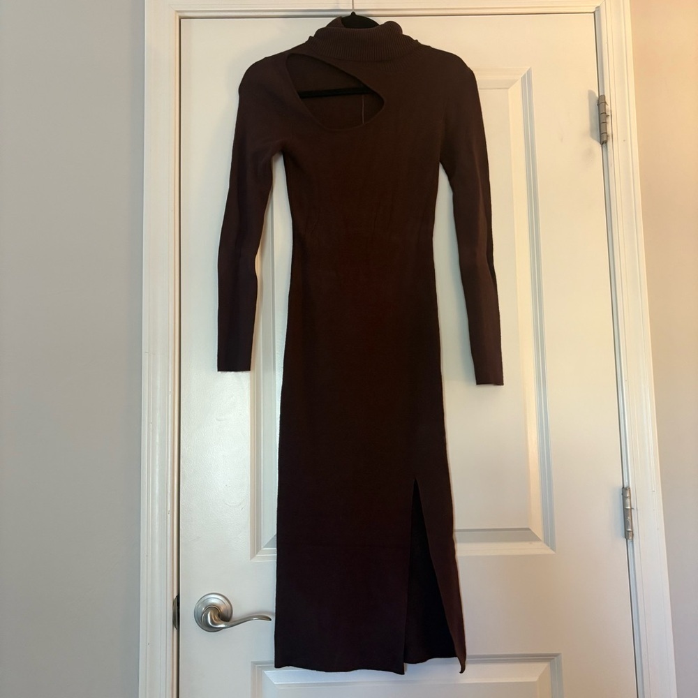 Forever 21 Women’s Chocolate Brown Long Sleeve Cut-Out Midi Dress - Picture 3 of 8